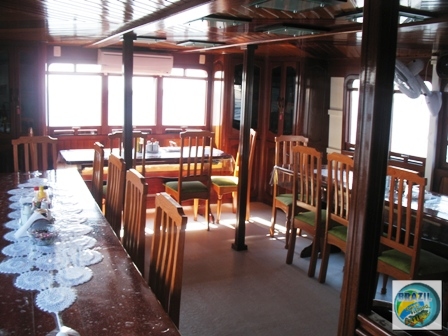 Fotos do restaurante do barco hotel TUMBIRA